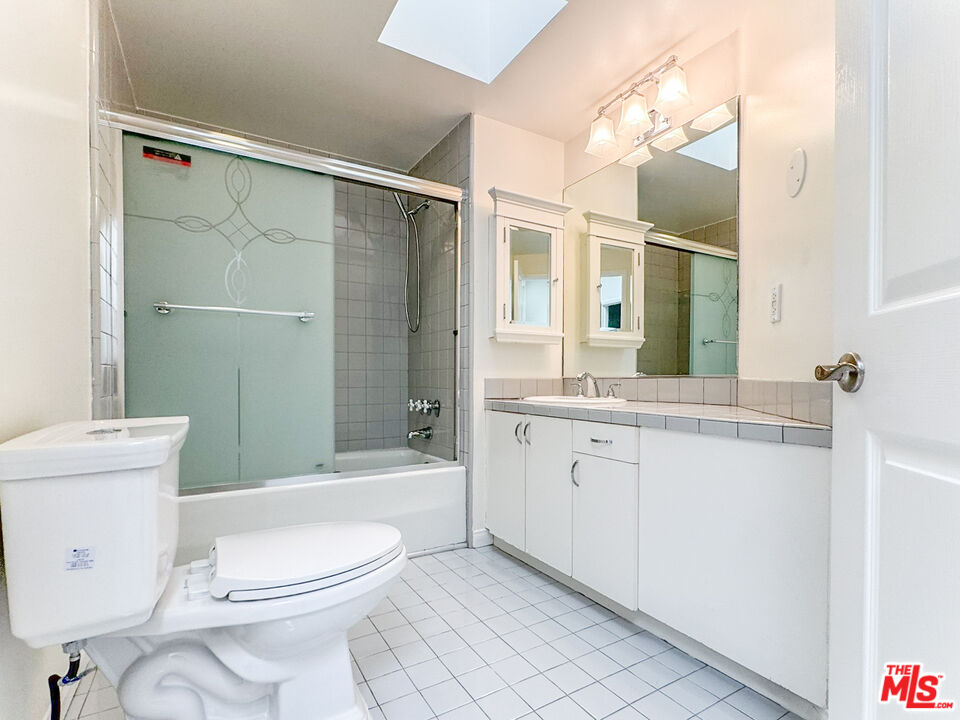 2824 Arizona Ave Unit: 1