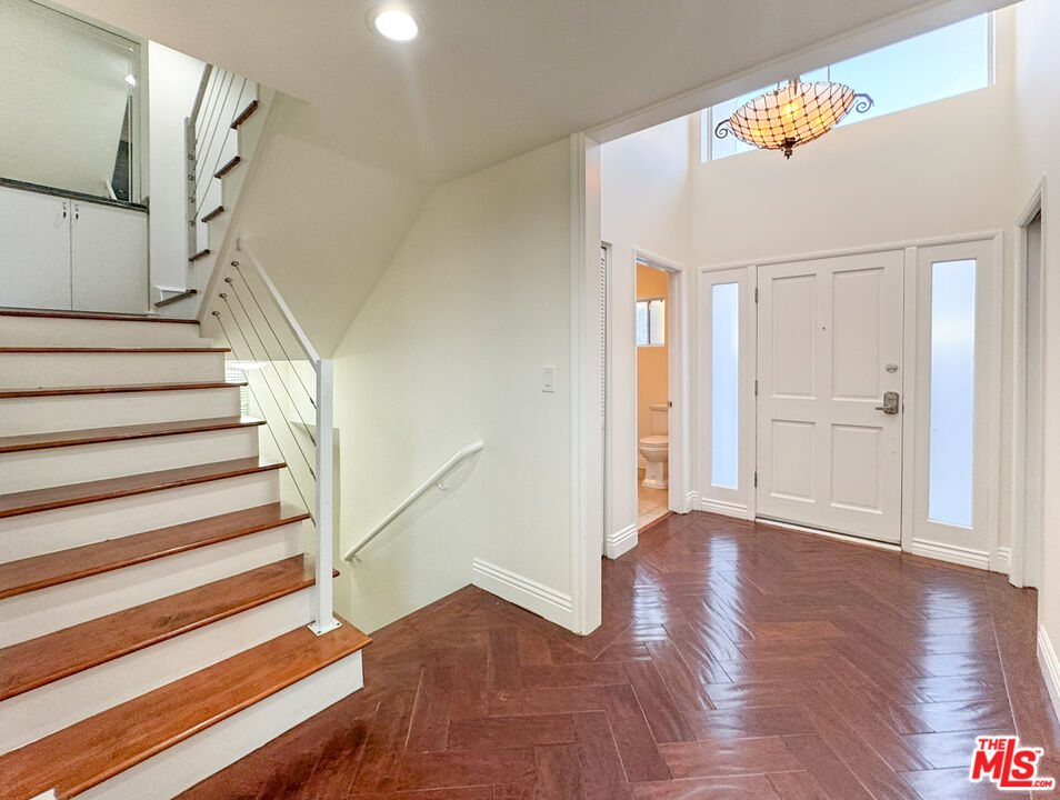 2824 Arizona Ave Unit: 1