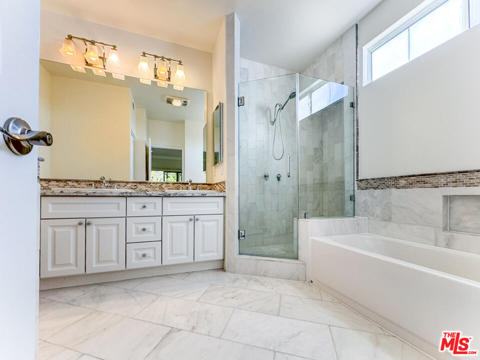 2824 Arizona Ave Unit: 1