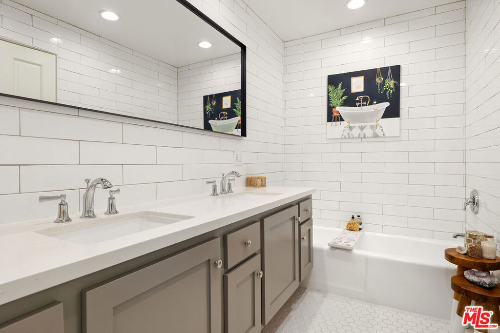 12115 San Vicente Boulevard 207