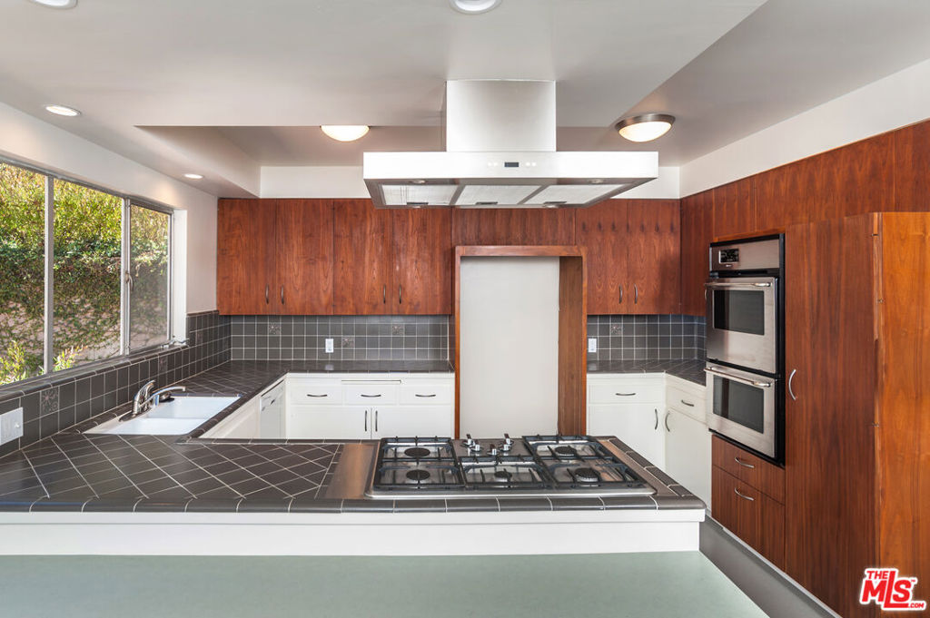 694 San Lorenzo Street