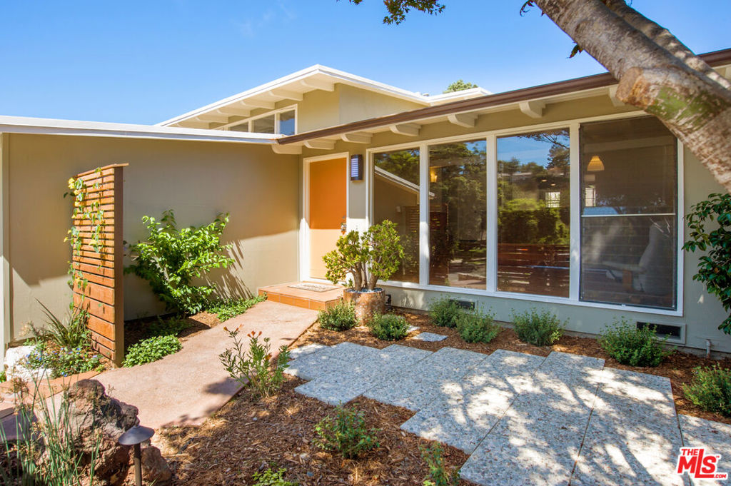 694 San Lorenzo Street