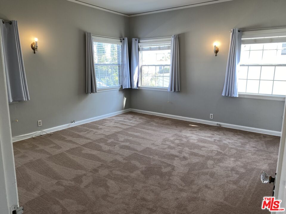 1028 Meadowbrook Ave Unit: 230
