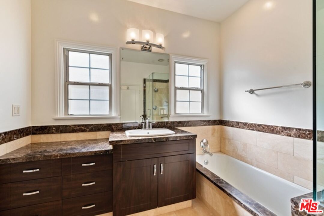 1028 Meadowbrook Ave Unit: 230