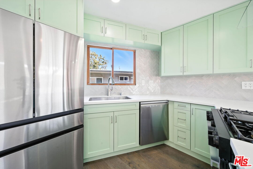 2454 4th St Unit: 4