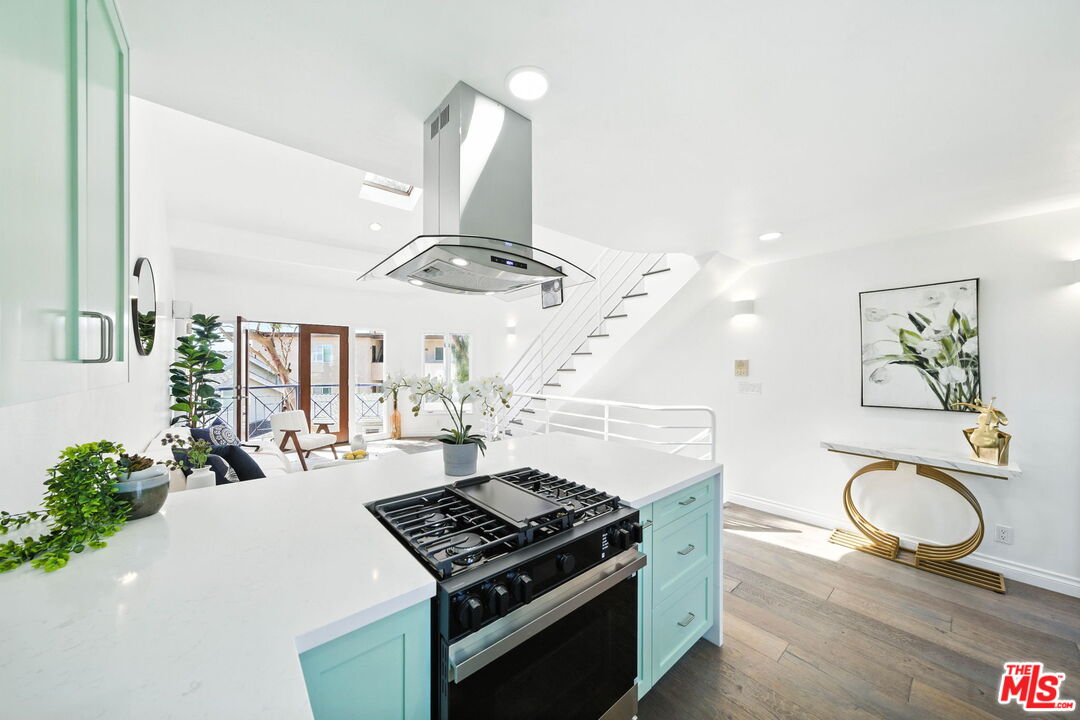 2454 4th St Unit: 4