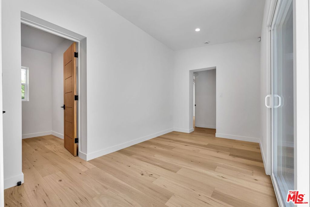 2216 Ashland Avenue