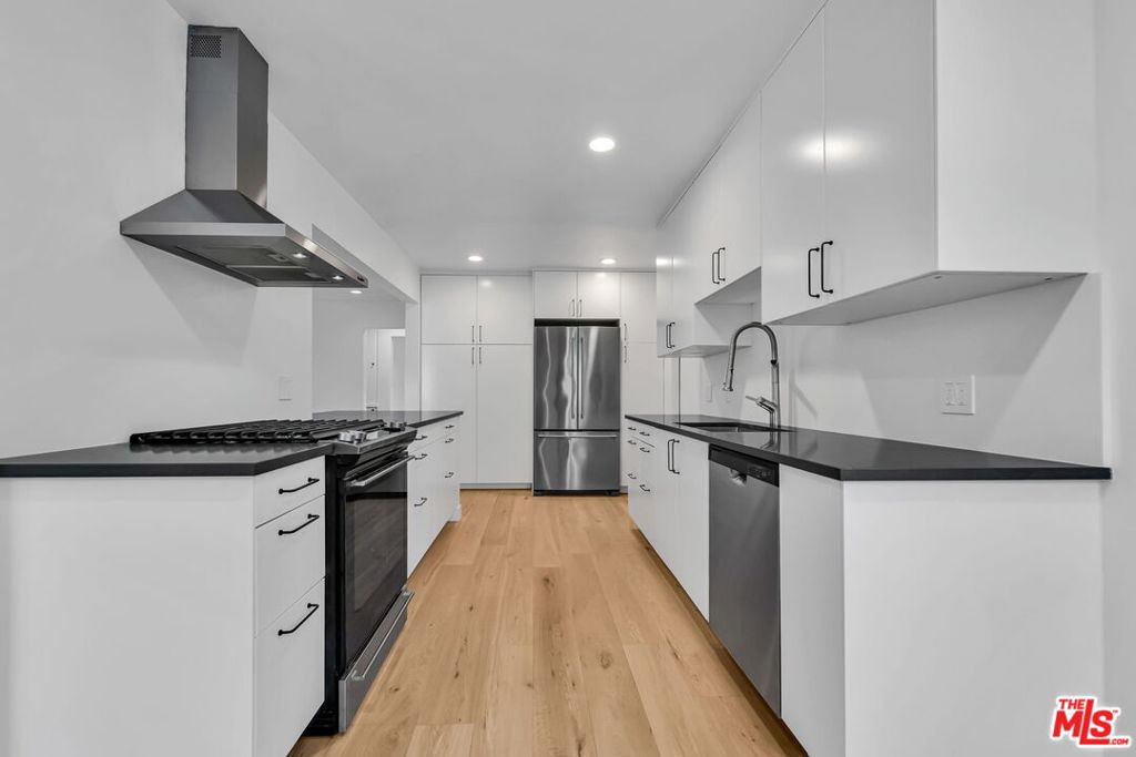 2216 Ashland Avenue