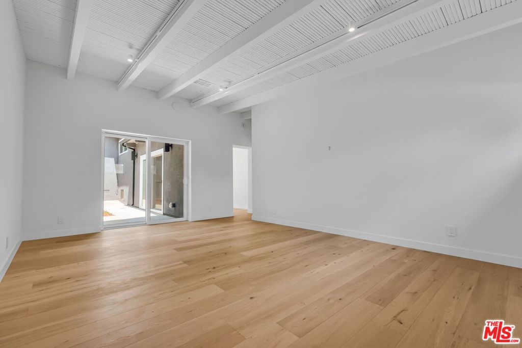 2216 Ashland Avenue