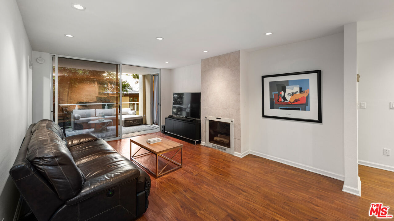 723 Palisades Beach Rd Unit: 107