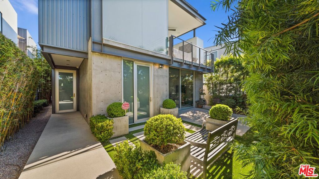 252 Bernard Avenue