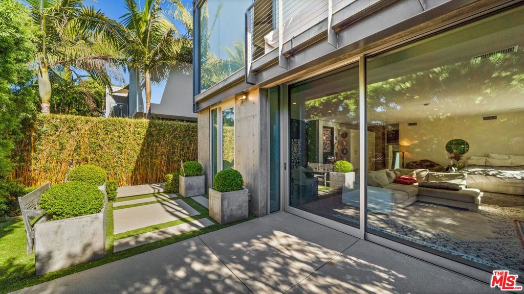 252 Bernard Avenue