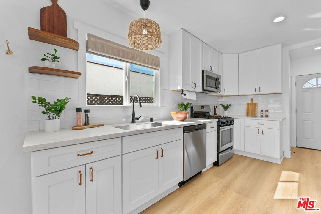 1741 S Spaulding Ave