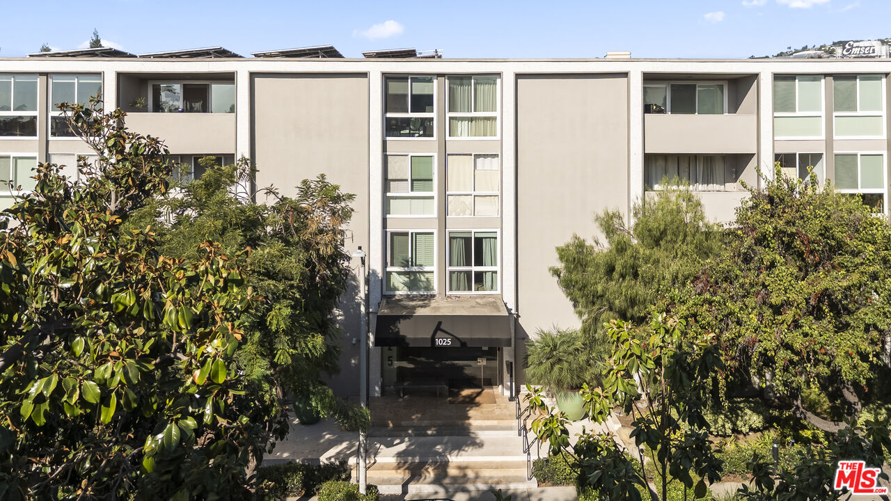 1025 N Kings Rd Unit: 113