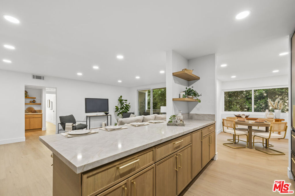 1025 N Kings Road 113