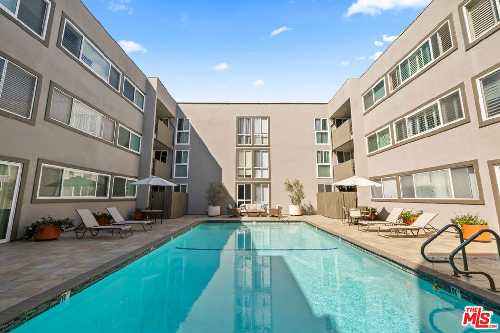 1025 N Kings Road 113