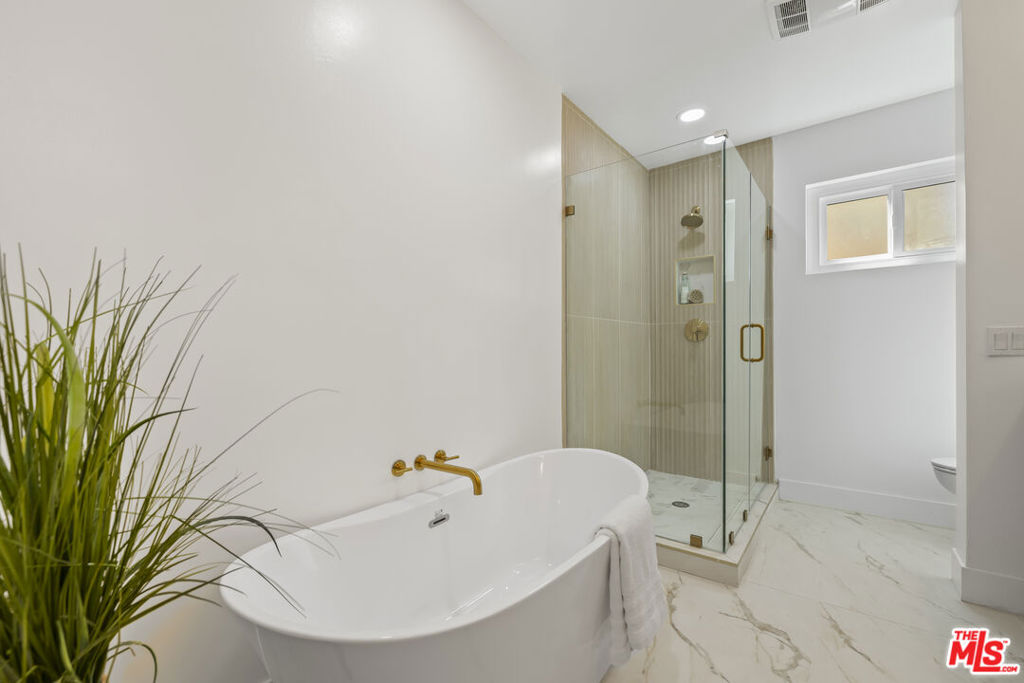 1025 N Kings Road 113