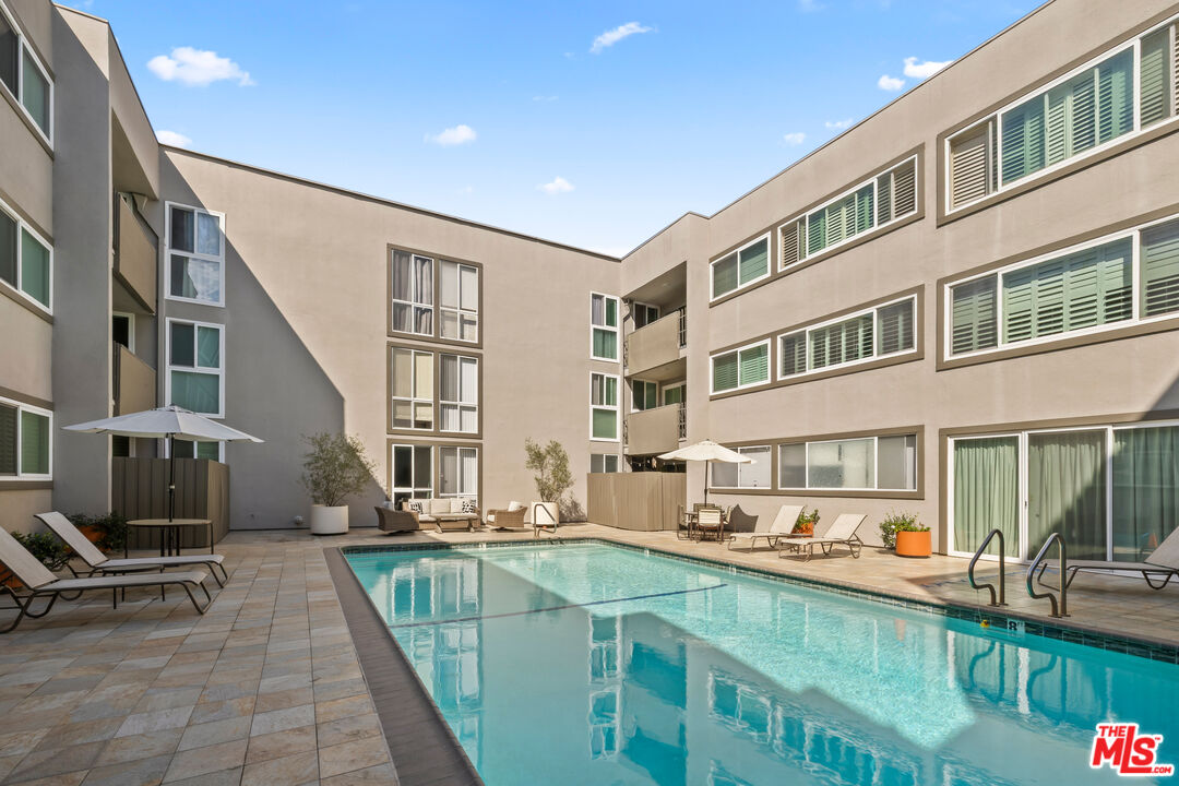 1025 N Kings Rd Unit: 113