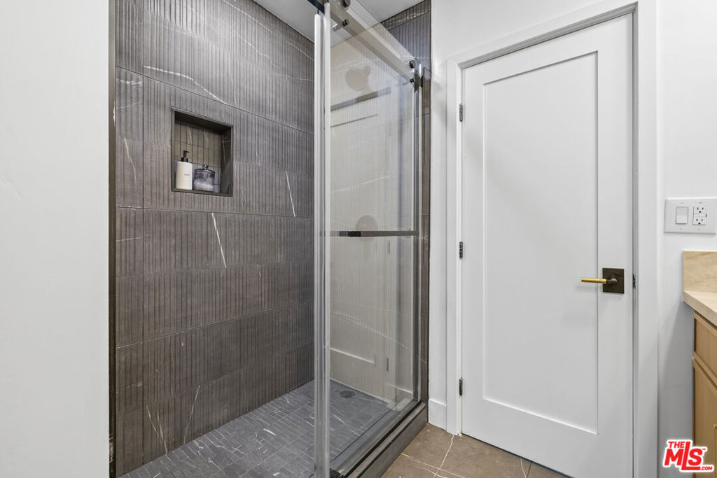 1025 N Kings Road 113