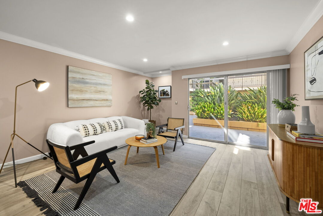 6151 Canterbury Dr Unit: 104