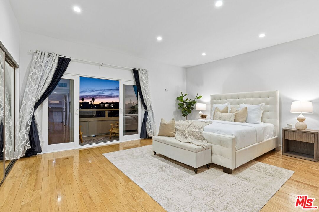 3950 Via Dolce Unit: 518