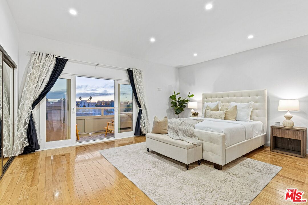 3950 Via Dolce Unit: 518