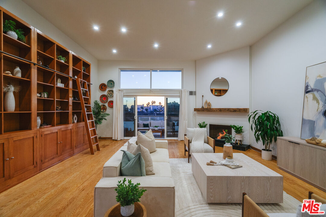 3950 Via Dolce Unit: 518