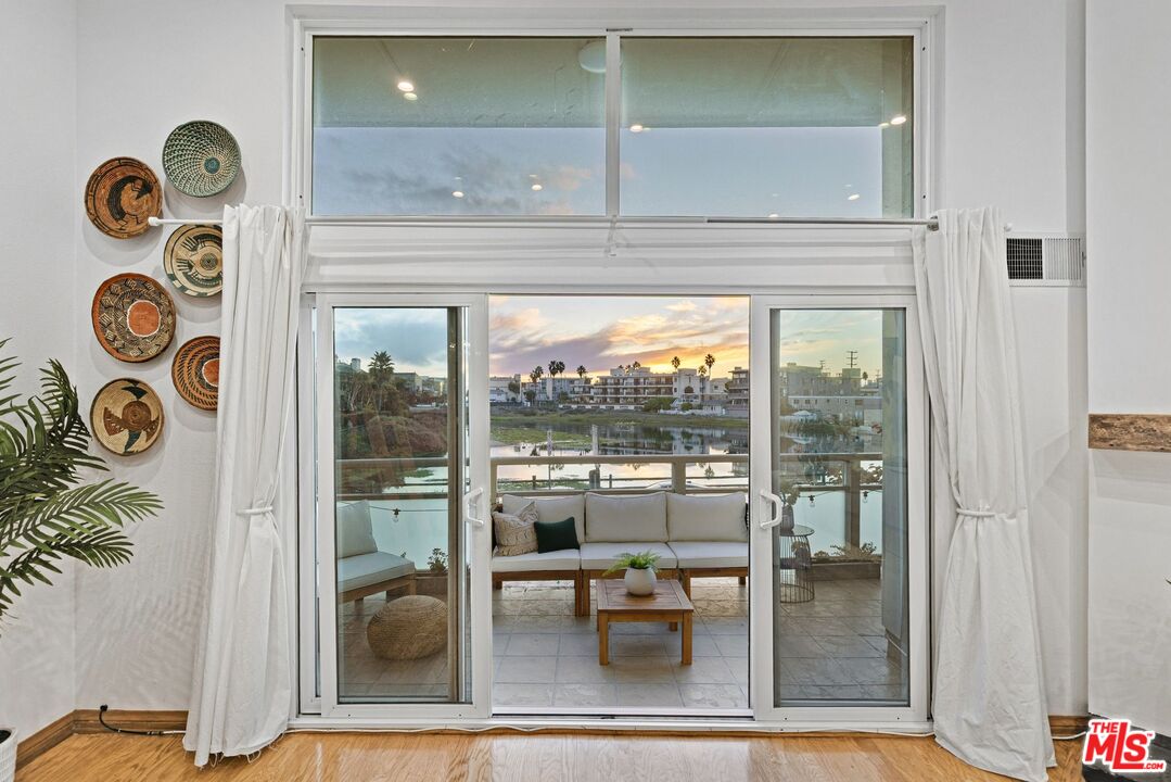 3950 Via Dolce Unit: 518