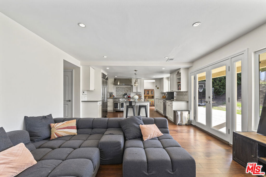 3804 Vista Linda Drive