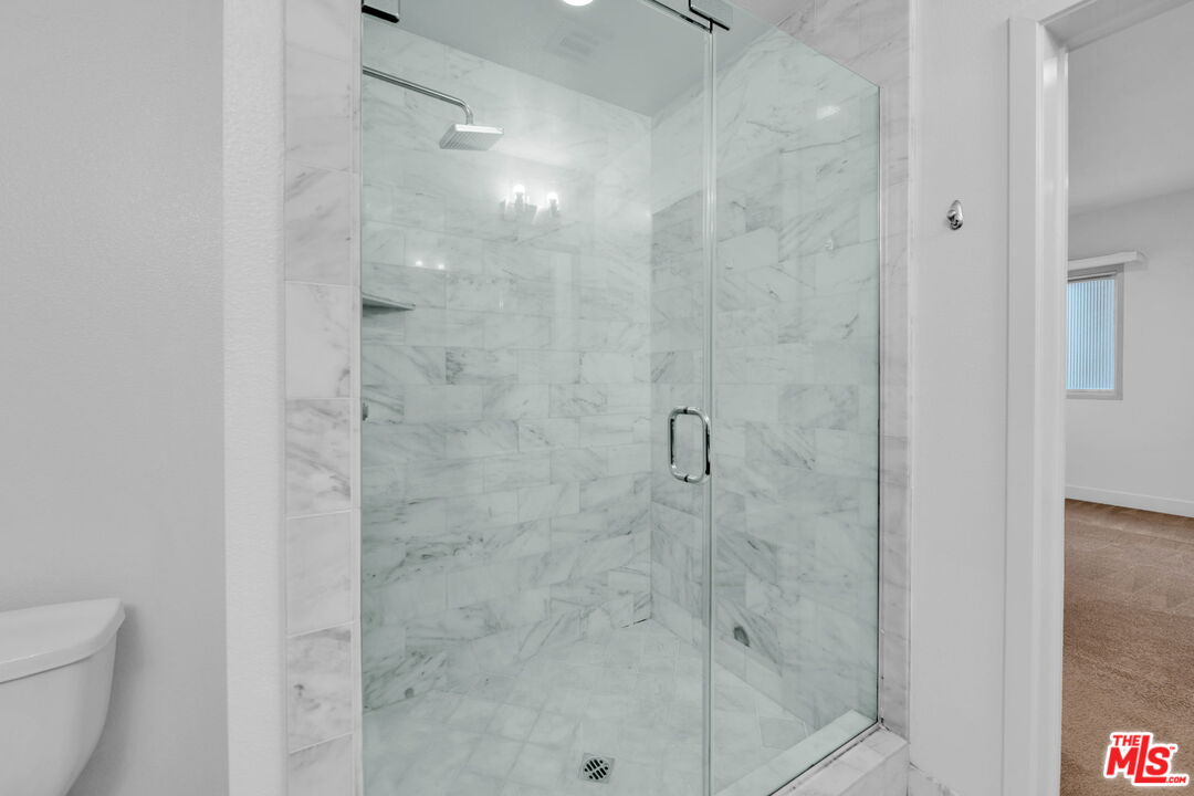 4211 REDWOOD AVE Unit: 304