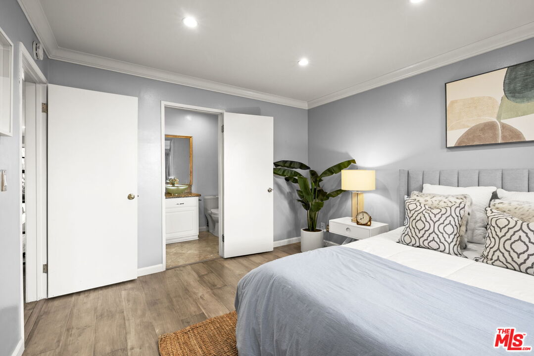 6151 Canterbury Dr Unit: 104