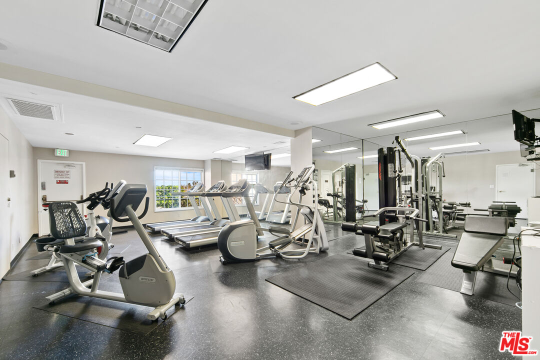 10390 WILSHIRE BLVD Unit: 910