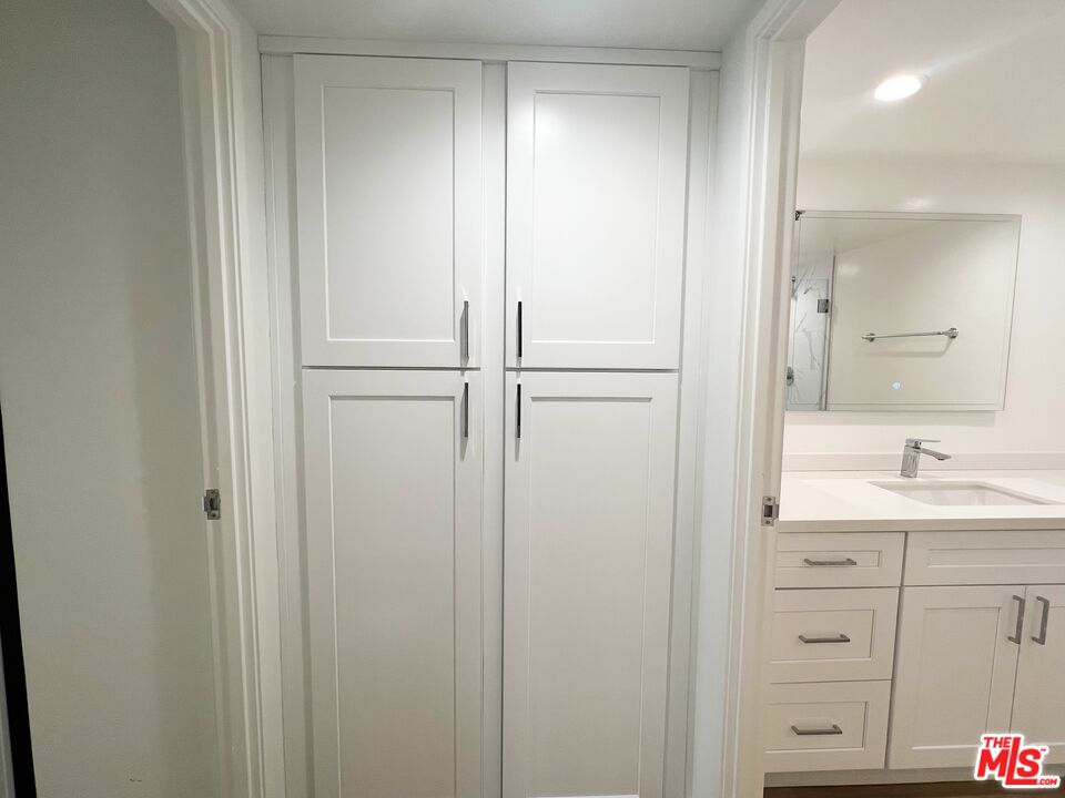 10390 WILSHIRE BLVD Unit: 910