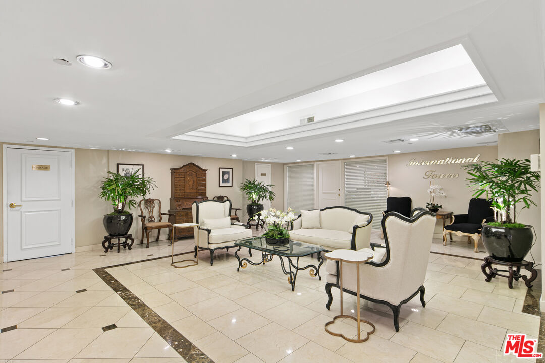 10390 WILSHIRE BLVD Unit: 910