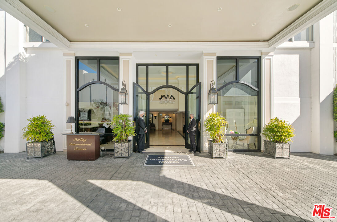 10390 WILSHIRE BLVD Unit: 910