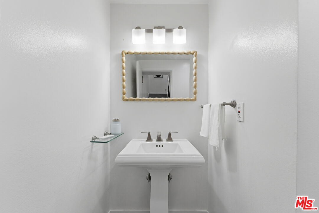 13224 S Admiral Ave Unit: D