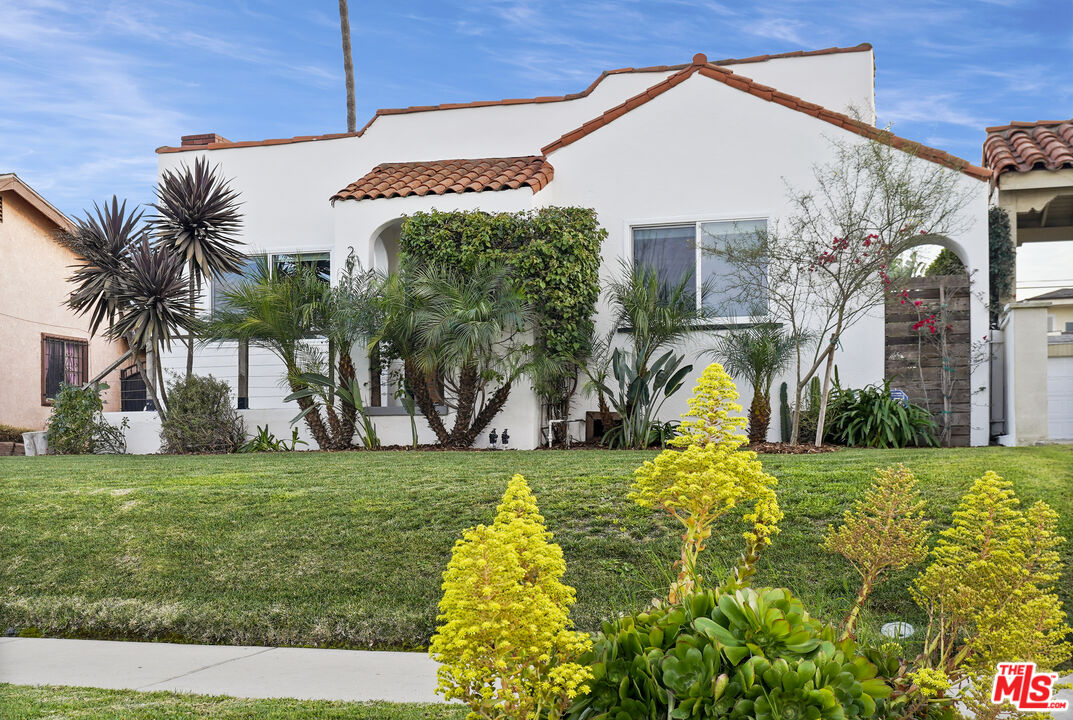 2910 W 78th Pl