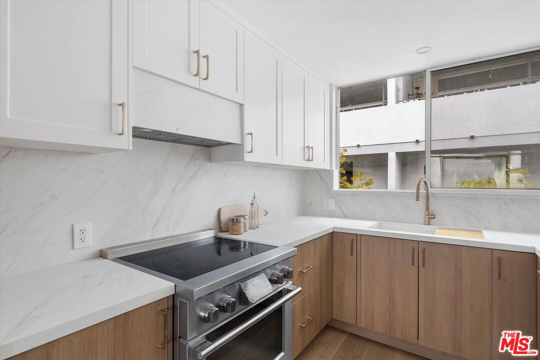 16601 Marquez Ave Unit: 302