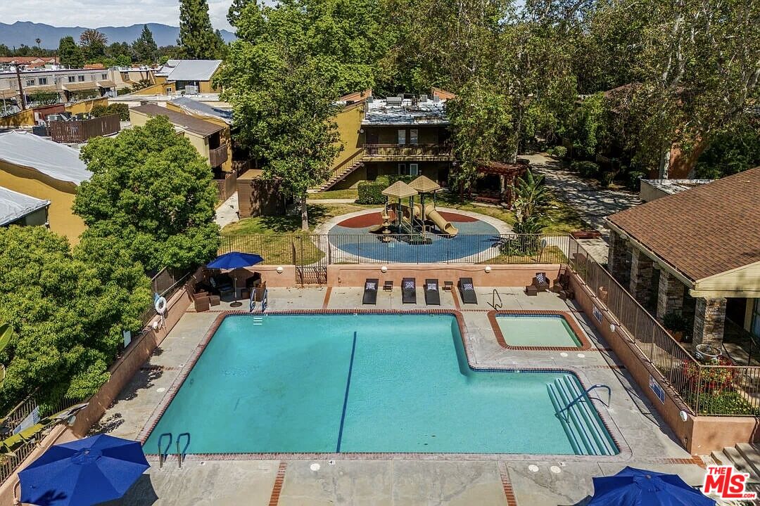 18350 Hatteras St Unit: 256