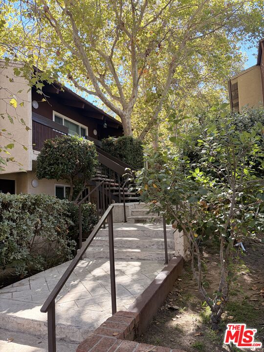 18350 Hatteras St Unit: 256