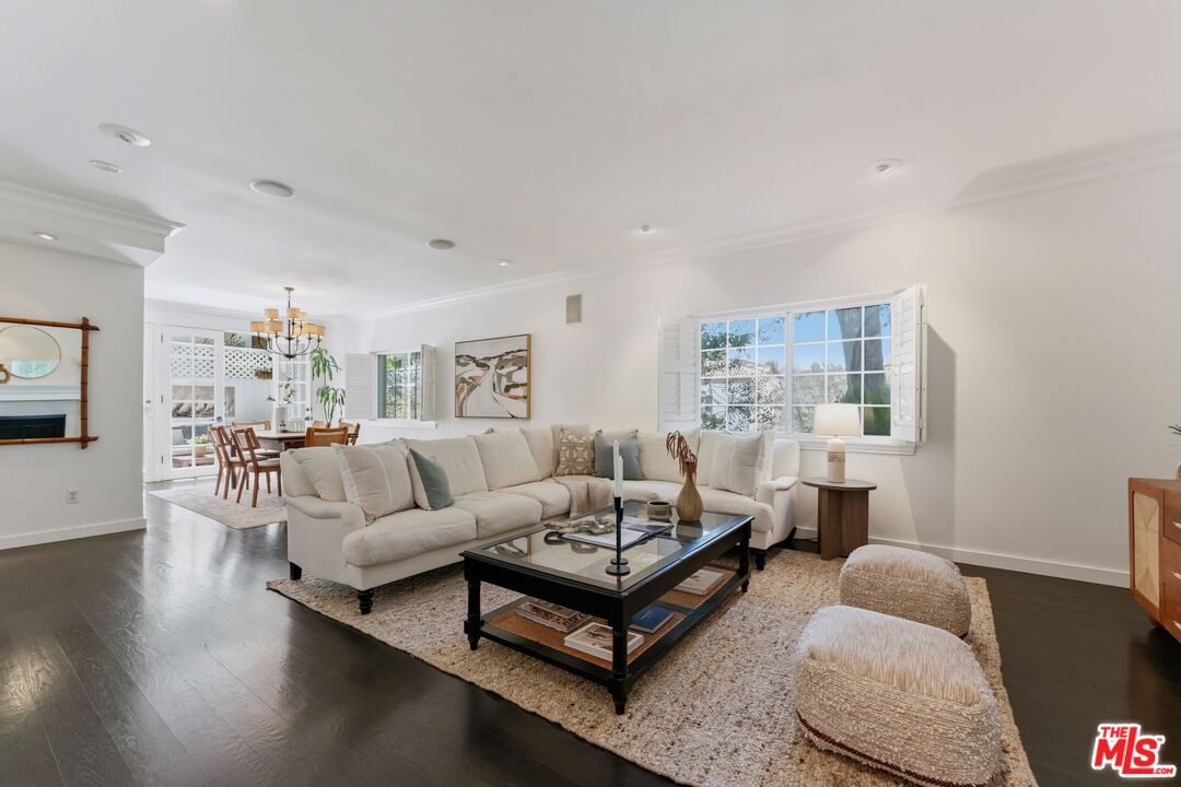 821 14th St Unit: 1