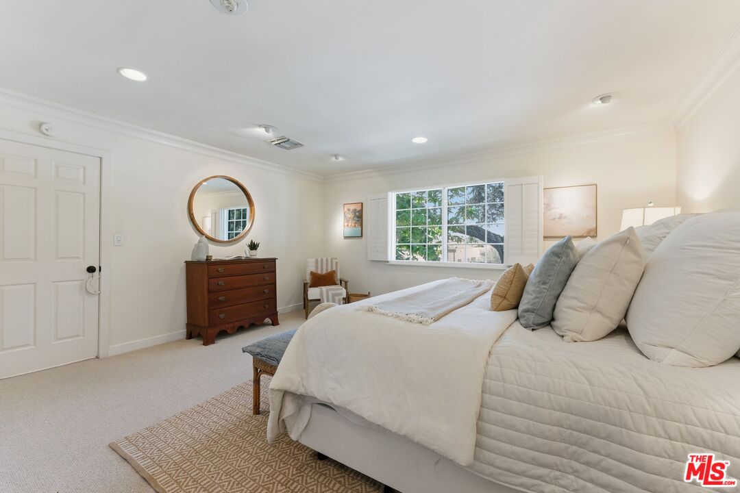821 14th St Unit: 1