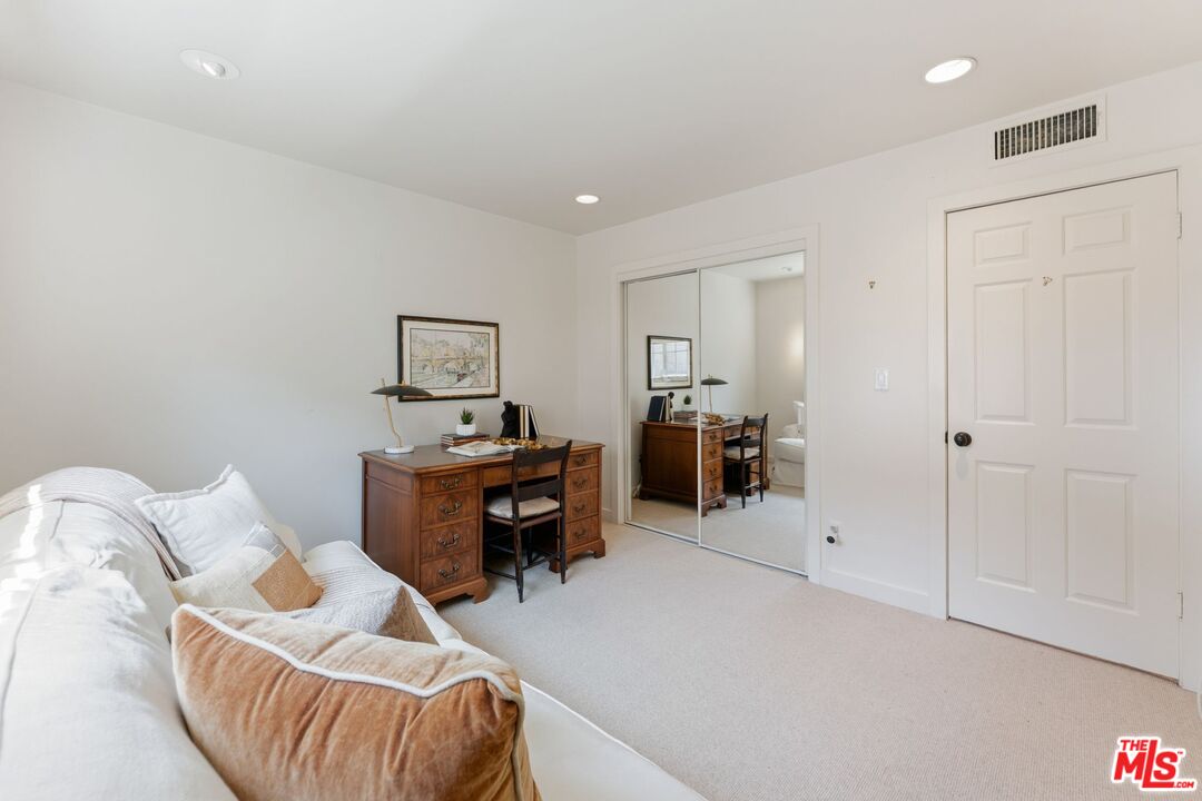 821 14th St Unit: 1