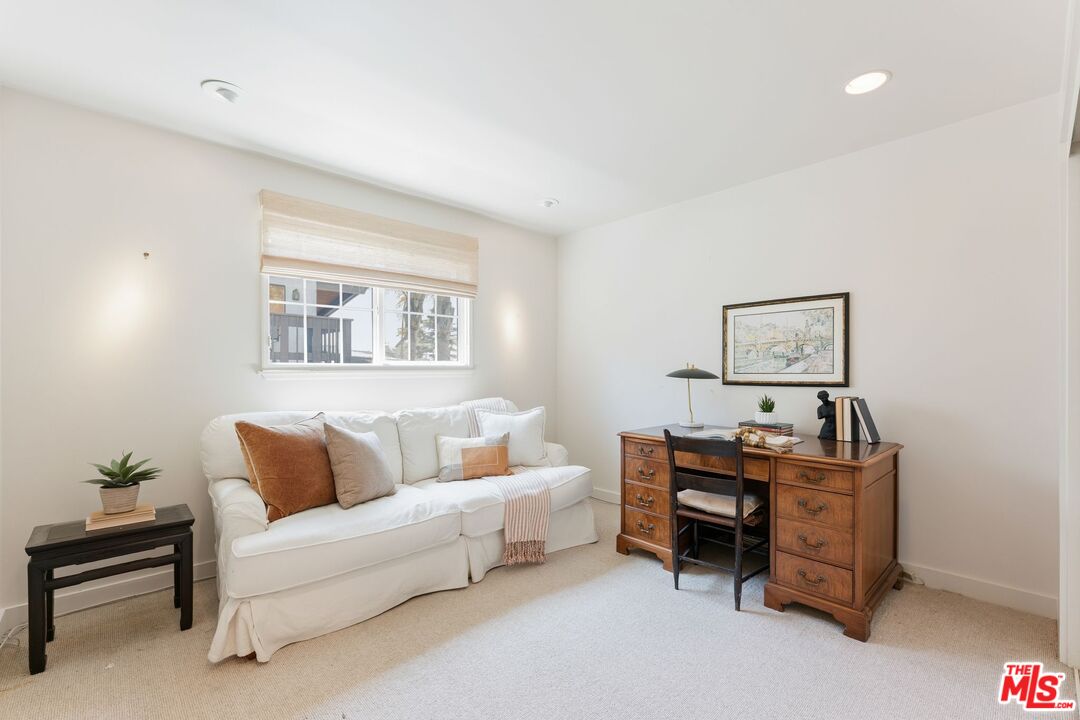 821 14th St Unit: 1