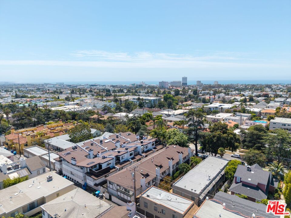 821 14th St Unit: 1
