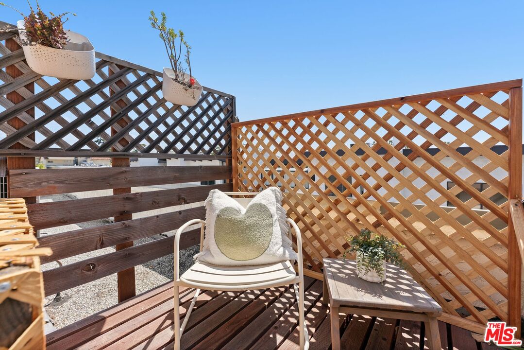 821 14th St Unit: 1
