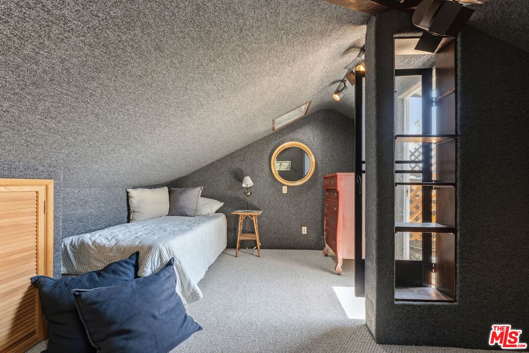 821 14th St Unit: 1
