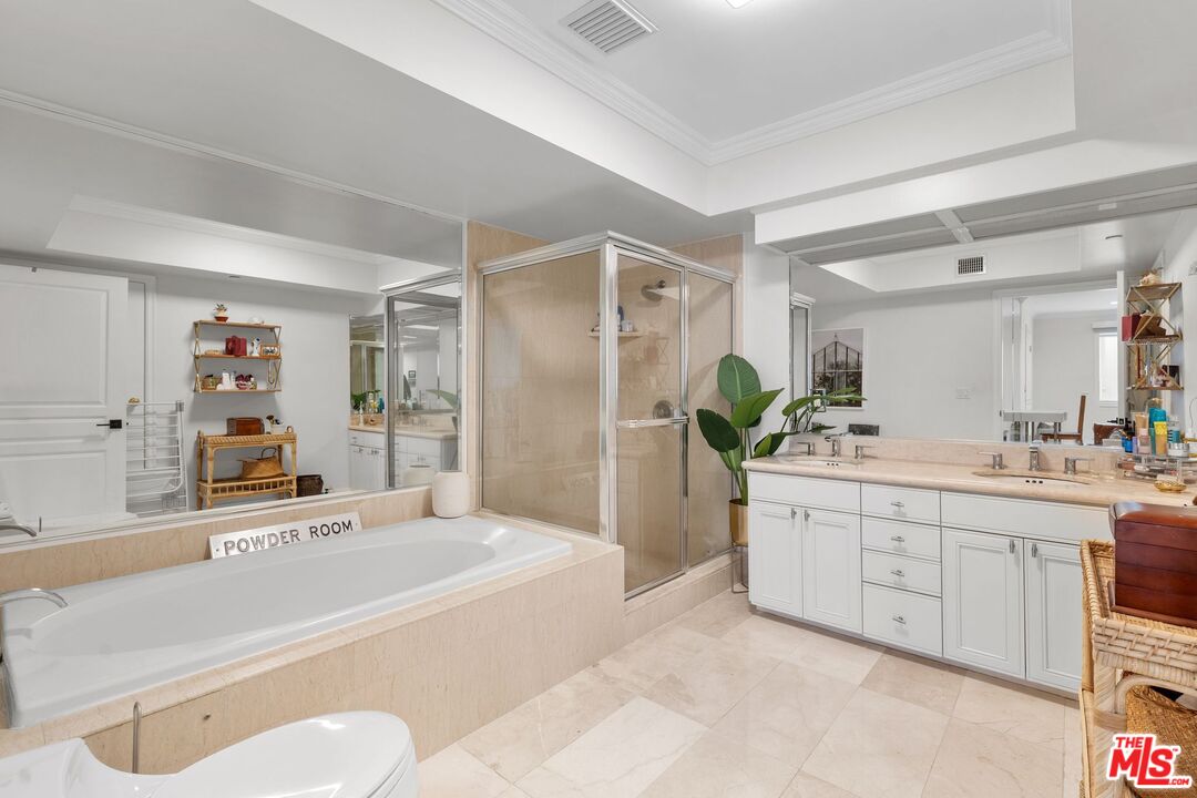 11842 Darlington Ave Unit: 201