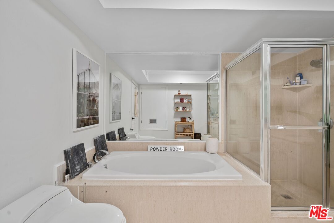 11842 Darlington Ave Unit: 201