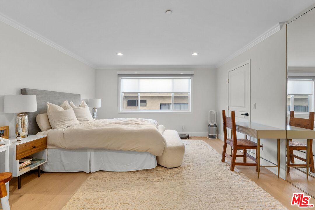 11842 Darlington Ave Unit: 201